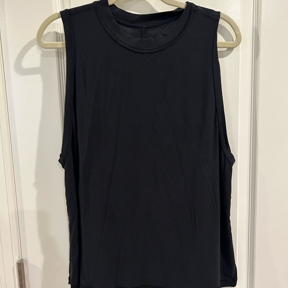 Lululemon top. size 6